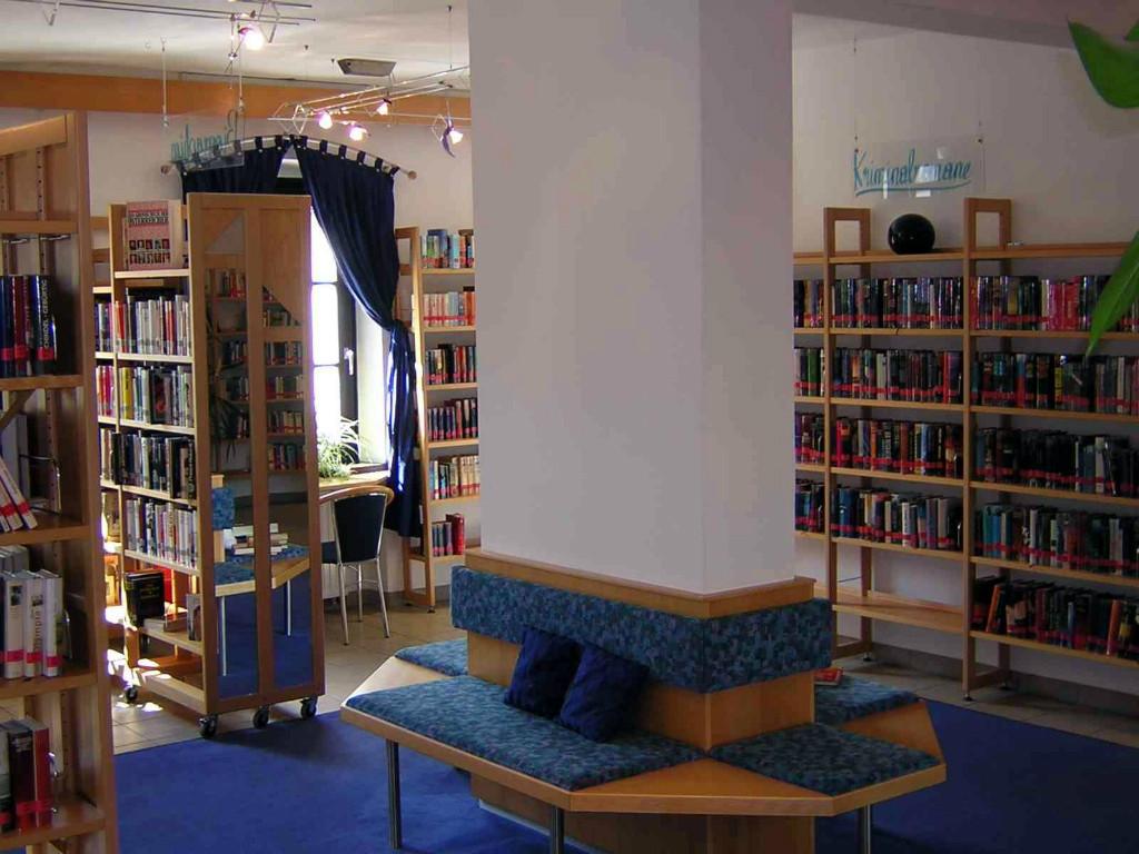 Rundgang Bibliothek Enns